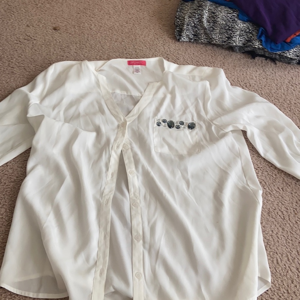 White long sleeves blouse